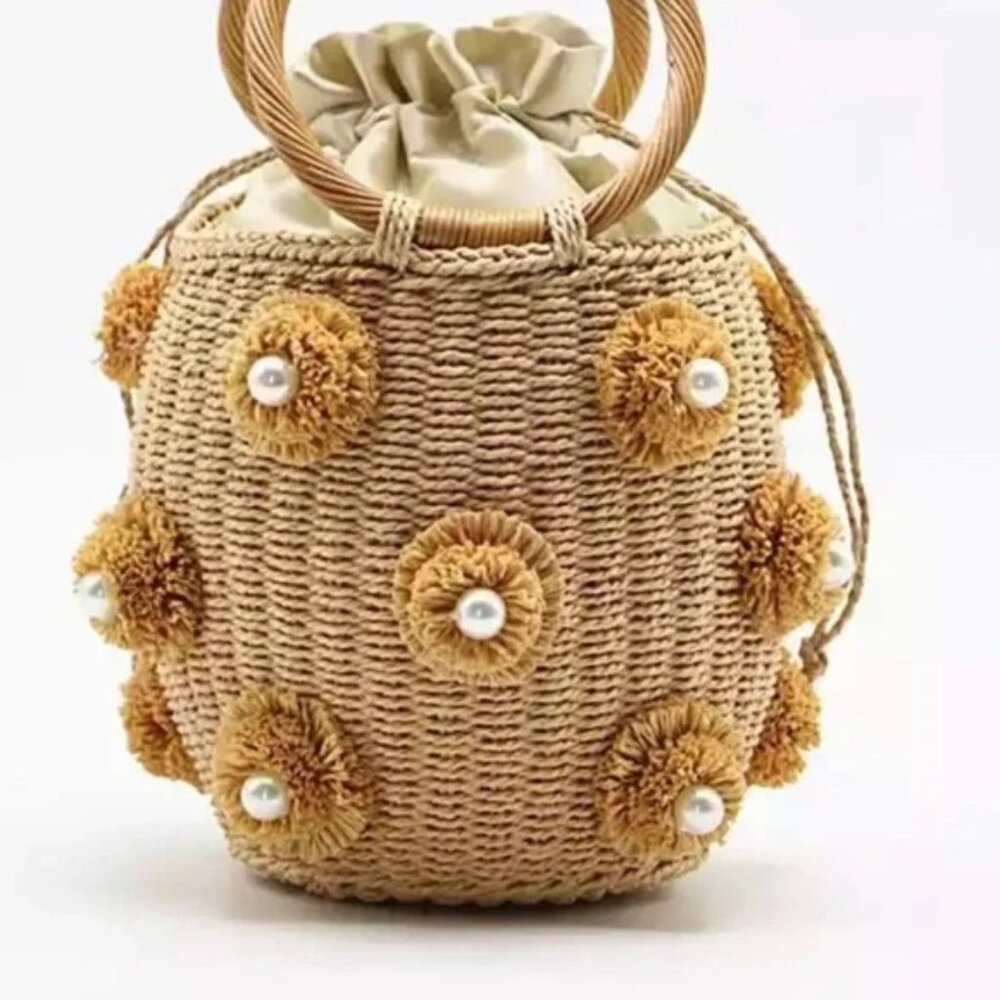 New NWT Woven Straw Pearl Round Bucket Bag